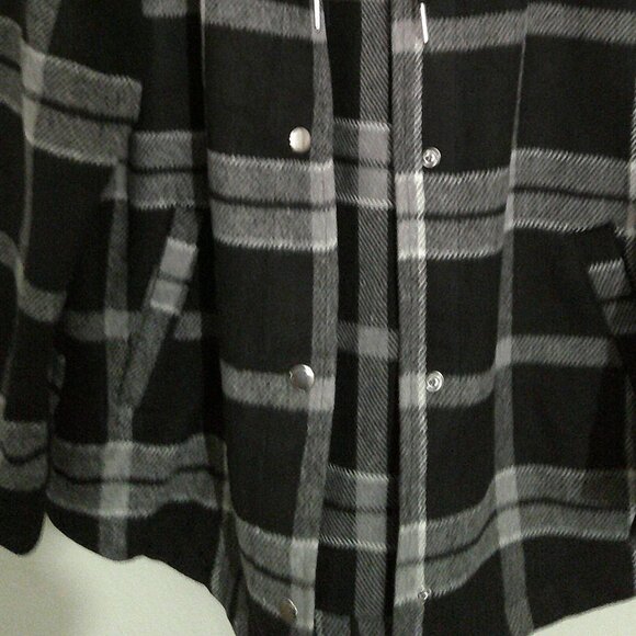 From Trend:Notes-Urban Daizy Black Buffalo Plaid Hooded Oversized Jacket Small - Picture 9 of 10